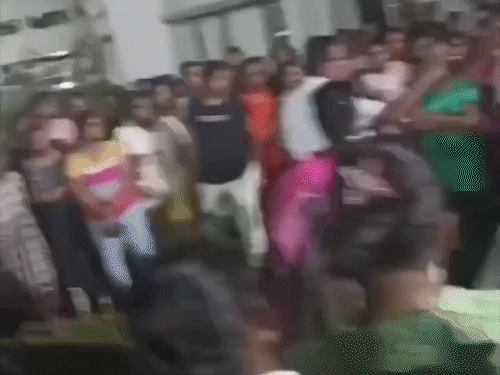 Andhra Pradesh Engineering College Girls Washroom Hidden Camera | आंध्र प्रदेश में गर्ल्स हॉस्टल के वॉशरूम में हिडन कैमरा: 300 वीडियो-फोटो लीक; आधी रात को छात्रों का प्रदर्शन, आरोपी बीटेक स्टूडेंट गिरफ्तार