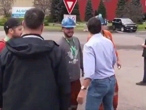 steelworker confronts Justin Trudeau over high taxes | कनाडाई PM टूड्रो को स्टील वर्कर ने फटकार लगाई: कहा- 40% टैक्स लिया, एक डॉक्टर की सुविधा नहीं दी, अब चुनाव नहीं जीतने देंगे