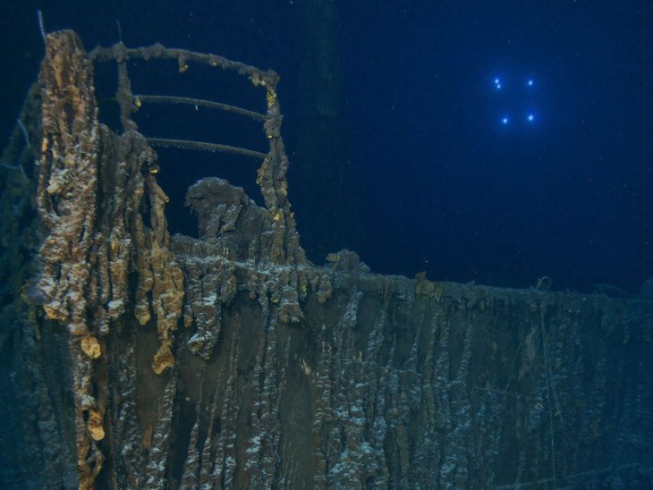 The railing on the front of the Titanic ship broke and fell down | टाइटैनिक जहाज के अगले हिस्से की रैलिंग टूटकर गिरी: मलबे से 15 फीट का हिस्सा अलग हुआ, 1912 में समुद्र में डूबा था जहाज