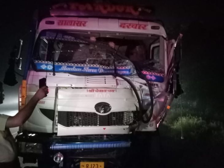 Haryana Narwana Truck Tata Magic Accident Update 7 Die | हरियाणा में गोगामेड़ी जा रहे 7 श्रद्धालुओं की मौत: ट्रक ने टाटा मैजिक को टक्कर मारी, गड्‌ढों में जाकर पलटा; 8 गंभीर घायल – Narwana News