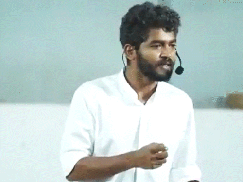 Tamil Nadu Schools Teachers Day Video Controversy; MK Stalin | DYFI SFI | तमिलनाडु के सरकारी स्कूल में आध्यात्मिक क्लास: स्पीकर ने पाप, पुण्य, मंदिर पर स्पीच दी; प्रिंसिपल का ट्रांसफर; CM बोले- हमारी साइंटिफिक सोच