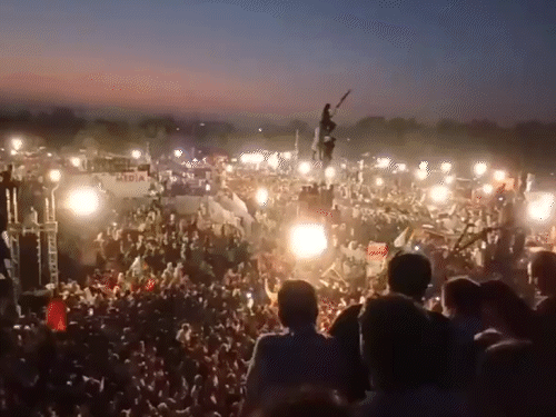 Imran supporters clash with police in Pakistan | पाकिस्तान में इमरान समर्थकों की पुलिस से झड़प: रैली में पुलिस ने आंसू गैस छोड़ी, इमरान की रिहाई की मांग कर रहे थे समर्थक