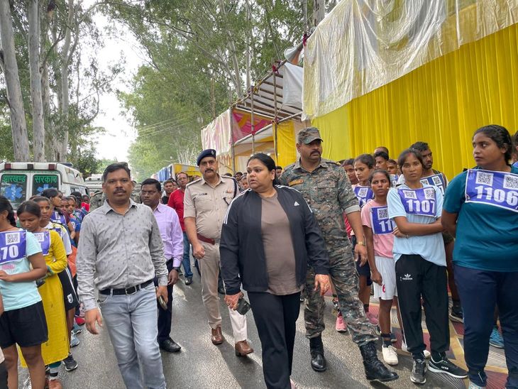 DC arrived to inspect excise constable race competition | उत्पाद सिपाही ...