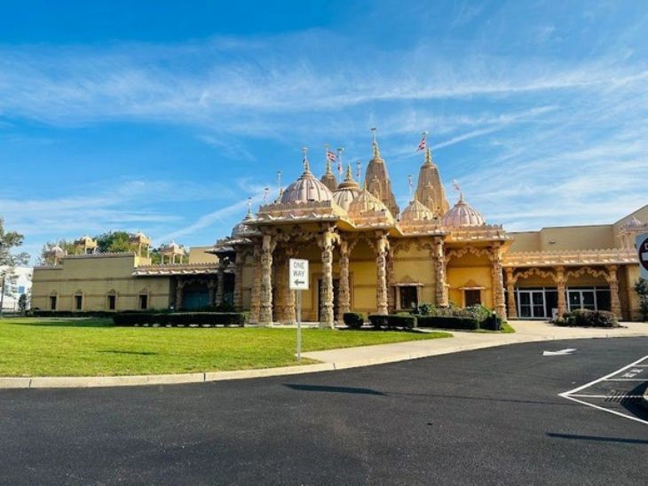 BAPS Swaminarayan Temple vandalised in New York | न्यूयॉर्क में स्वामीनारायण मंदिर में तोड़-फोड़: मोदी विरोधी नारे लिखे गए; भारतीय कॉन्सुलेट ने कहा- ये स्वीकार नहीं