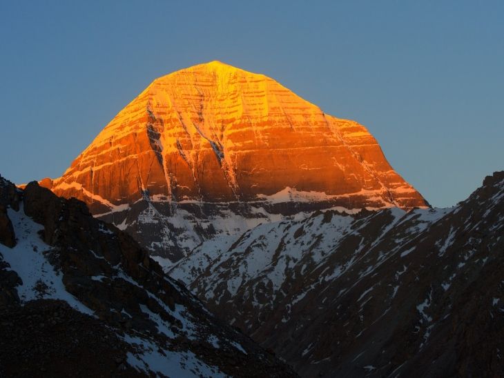 Kailash Darshan by MI-17 helicopter from next week | MI-17 हेलीकॉप्टर से कैलाश दर्शन अगले हफ्ते से: खर्च 75 हजार रुपए; 55 साल तक की उम्र वालों को ही कराई जाएगी यात्री