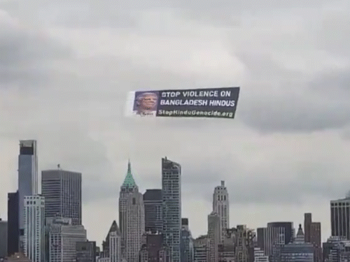Airline Banner Over New York City Calls To Stop Violence On Bangladesh Hindus | बांग्लादेशी हिंदुओं पर हमलों के खिलाफ न्यूयॉर्क में उड़ाया बैनर: स्टैच्यू ऑफ लिबर्टी के चक्कर लगाए; अमेरिकियों से बांग्लादेशी कपड़े बॉयकॉट करने की अपील