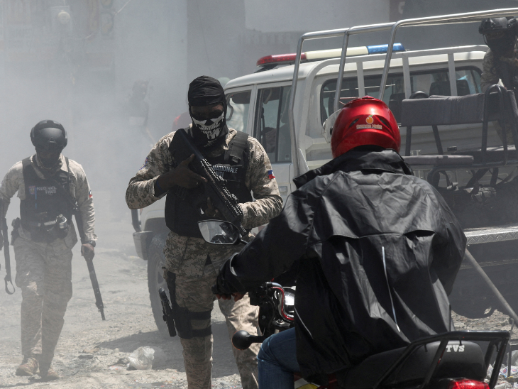 At Least 70 People Dead in Gang Attack in Haiti | हैती में गैंग हमले में 70 लोगों की मौत: इसमें 10 महिलाएं, 3 बच्चे शामिल, 3 हजार लोग जान बचाकर घर से भागे