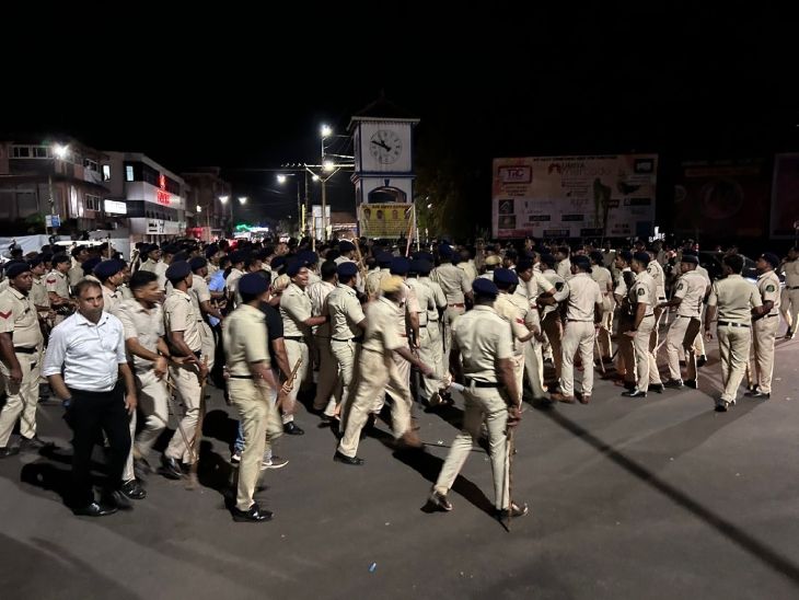Locals stage protest against ex-Goa RSS chief Velingkar in Old Goa | गोवा में RSS नेता के बयान से विवाद: क्रिश्चियन कम्युनिटी ने गिरफ्तारी की मांग की; राहुल बोले- भाजपा तनाव पैदा कर रही