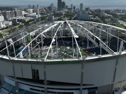 Hurricane Milton; US Florida Rainfall Flood Situation Photos Update | अमेरिका में मिल्टन तूफान से 16 लोगों की मौत: बवंडर और बाढ़ से 120 घर तबाह, 30 लाख घरों-ऑफिसों में बिजली नहीं