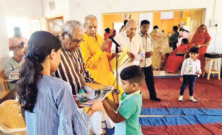 Hawan and Prasad organized at Bad Mata Temple | बड़ माता मंदिर में हवन ...
