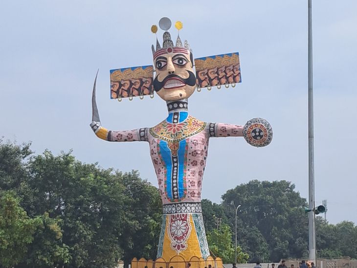 New experiment in the construction of Ravana in Renukoot | रेणुकूट में ...