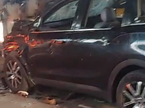 A high-speed SUV rammed into an immersion procession in Patna on the ...