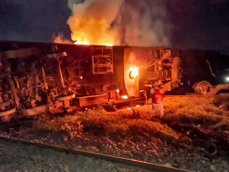 Bagmati Express collides with goods train in Chennai | चेन्नई के पास रेल हादसा, 19 लोग घायल: झटके के बाद मैसूर-दरभंगा एक्सप्रेस दूसरी लेन में गई, खड़ी मालगाड़ी से टकराई, आग लगी, 13 डिब्बे डिरेल