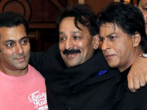 Baba Siddiqui who ended the enmity between Salman and Shahrukh | बाबा सिद्दीकी ने खत्म करवाई थी शाहरुख-सलमान की दुश्मनी: सुनील दत्त को मानते थे मेंटर; मौत पर उनके बेटे संजय इंडस्ट्री से सबसे पहले पहुंचे