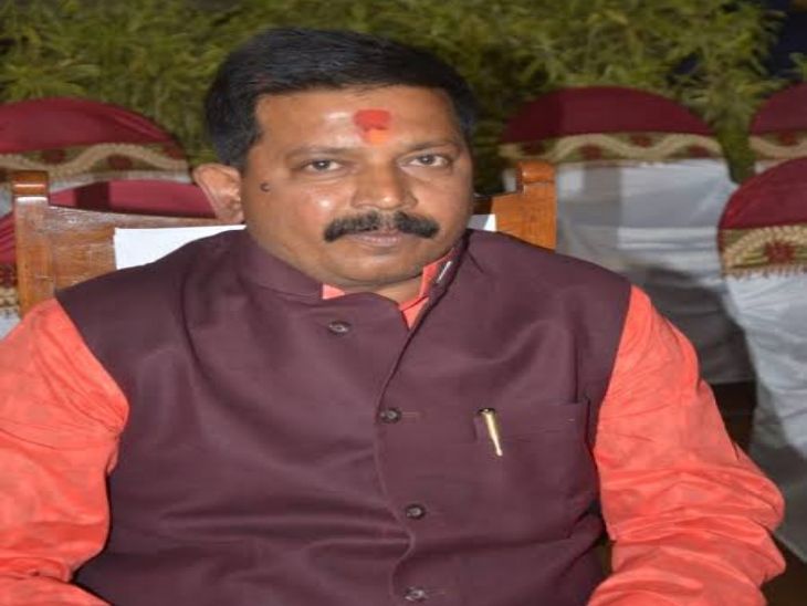 Raj Paliwar's ticket was cut for the third time | राज पालिवार का तीसरी ...