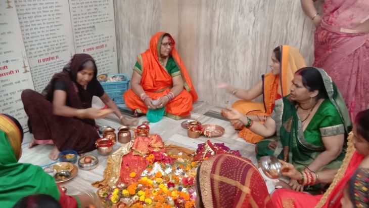 Katkaris performed worship in Shrigaur Radharaman temple | श्रीगौर ...