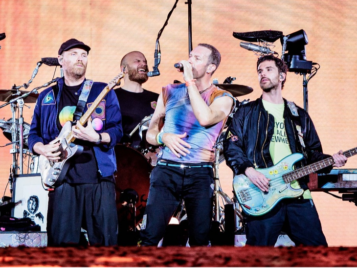 coldplay in india British rock band declares 4th live performance in Ahmedabad Narendra Modi Stadium on January 25, 2025 | कोल्डप्ले अहमदाबाद में अपना चौथा कॉन्सर्ट करेगा: नरेंद्र मोदी स्टेडियम में अगले साल 25 जनवरी को शो होगा, 16 नवंबर से शुरू होगी बुकिंग