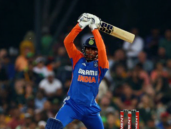 अक्षर ने हवा में छलांग लगाकर पकड़ा शानदार कैच: रमनदीप ने पहली गेंद पर छक्का लगाया, क्लासन का छक्का 109 गज लंबा था; क्षणों