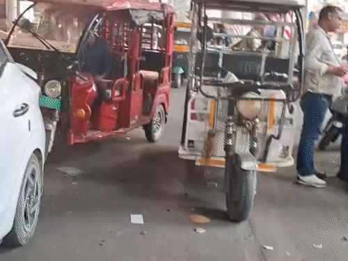 E-rickshaw is the main reason for accidents along with traffic jam