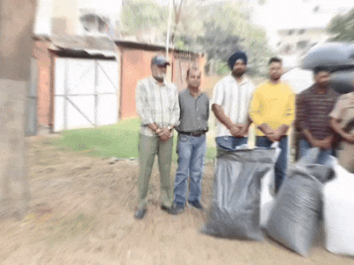 Jalandhar police busted International drugs network 1400kg Poppy Husk recovers and 3 arrested | DGP Punjab | CP Jalandhar | Punjab | जालंधर में अंतर्राष्ट्रीय ड्रग्स नेटवर्क का भंडाफोड़: 1400 किलो चूरा पोस्त सहित 3 गिरफ्तार, 4 राज्यों से लिंक; विदेश भेजते थे अफीम – Jalandhar News