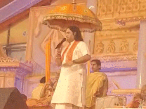 Delhi Dharam Sansad Update; Devkinandan Thakur – Hindu | Waqf Board | धर्म संसद में सनातन बोर्ड की मांग: शंकराचार्य बोले- सनातनी ही भारत के मूलनिवासी; प्रदीप मिश्रा ने कहा- घर में जितने सदस्य, उतने शस्त्र रखो