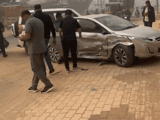 Haryana school bus firing update। Rania firing case। Sirsa firing news. | हरियाणा में स्कूल बस पर ताबड़तोड़ फायरिंग: छात्र-ड्राइवर समेत 4 घायल, हमलावरों ने ट्रैक्टर अड़ा रोका, भागने के लिए पुलिस की गाड़ी को टक्कर मारी – rania News