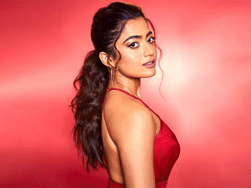 rashmika mandanna and rakshit shetty old engagement video went viral | रश्मिका मंदाना की सगाई का पुराना वीडियो हुआ वायरल: 8 साल पहले 13 साल बड़े को-स्टार से हुई थी सगाई, एक साल में टूट गया था रिश्ता