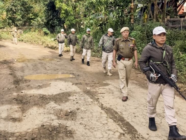 Manipur violence- Schools to remain closed for two more days in Imphal and Jiribam | मणिपुर के इंफाल-जिरिबाम में अभी नहीं खुलेंगे स्कूल-कॉलेज: राज्य सरकार ने रविवार को फैसला वापस लिया; 18 नवंबर से बंद हैं क्लासेस