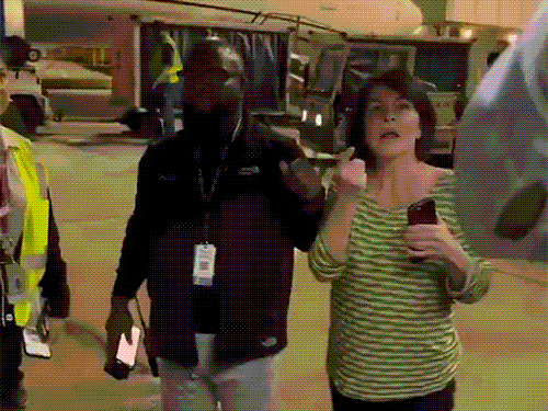 usa racist attack Indian American photographer Los Angeles International Airport | अमेरिका में भारतीय मूल के फोटोग्राफर पर नस्लीय हमला: LA एयरपोर्ट पर महिला ने भारतीयों को पागल कहा, एयरलाइन्स ने नो-फ्लाई लिस्ट में डाला