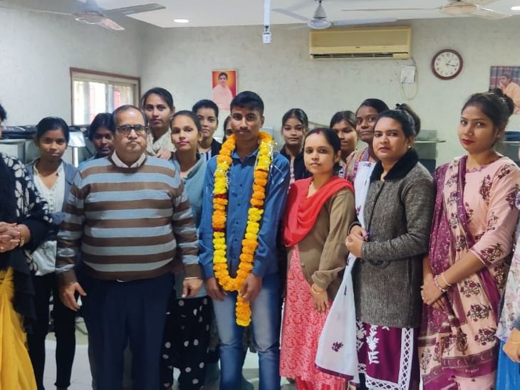 Suyesh to the student of Maa Kankeshwari Devi Infotech Indore | मां ...