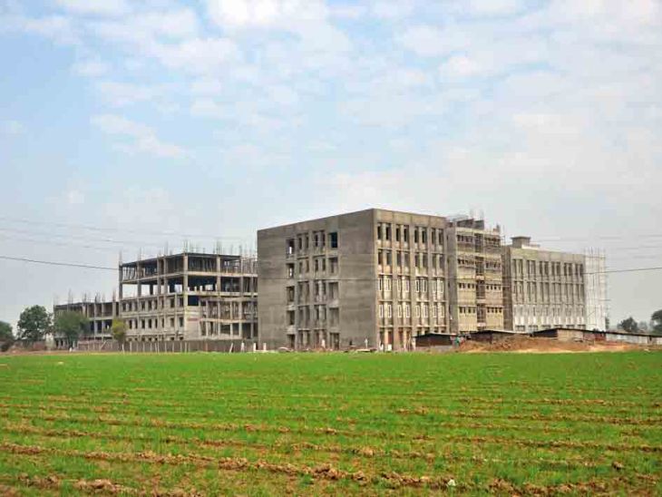 6 Deadline for construction of CM Rise School is 25th March