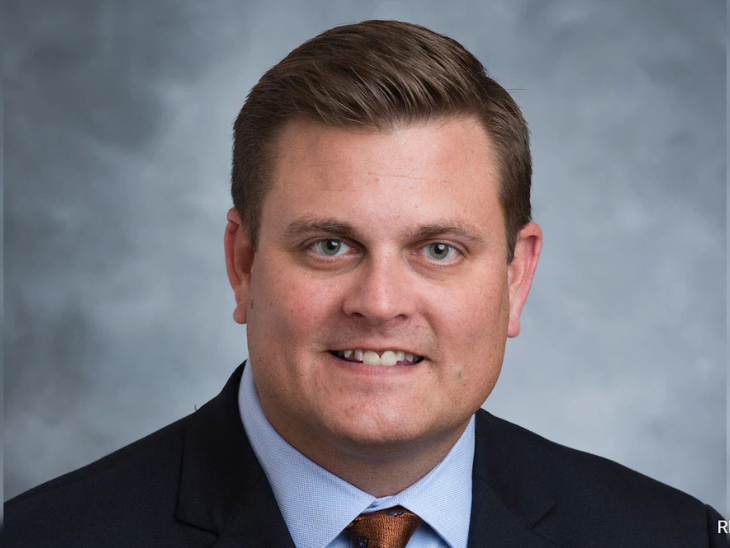 CEO of American insurance company shot dead | अमेरिकी इंश्योरेंस कंपनी के CEO की गोली मारकर हत्या: न्यूयॉर्क में होटेल के बाहर शूट किया; इन्वेस्टर कॉन्फ्रेंस में शामिल होने पहुंचे थे