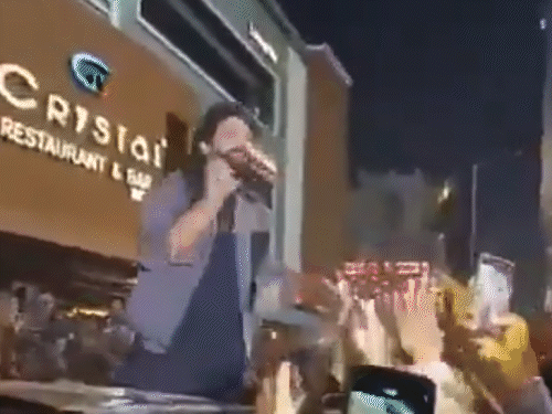 Stampede during screening film Pushpa 2 in Hyderabad | हैदराबाद में फिल्म पुष्पा-2 की स्क्रीनिंग के दौरान भगदड़: 1 की मौत, 3 घायल; अल्लू अर्जुन से मिलने आए फैंस पर लाठीचार्ज