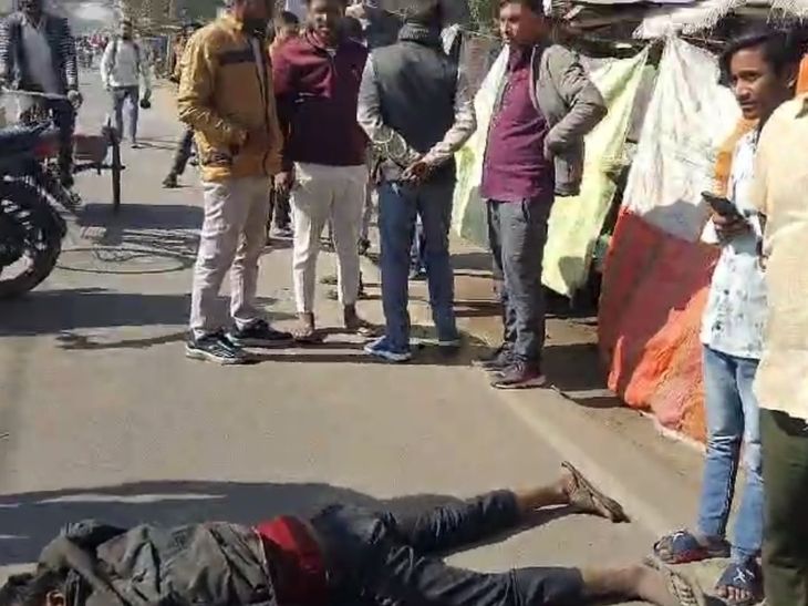 A young man died after being crushed by a tractor-trolley in Gola Gokarnath