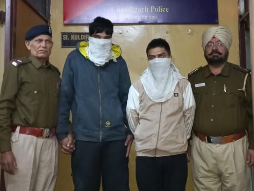 Chandigarh two people ATM 4 lakh withdrawn update | 4 lakhs withdrawn from ATM of two people in Chandigarh: They used to change ATM by entering the booth, 40 cards recovered from the accused – Chandigarh News