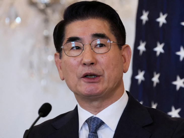 South Korea Ex Defence Minister Suicide Case; Kim Yong-Hyun | Martial Law | साउथ-कोरिया में हटाए गए मंत्री ने सुसाइड की कोशिश की: राष्ट्रपति के साथ मिलकर इमरजेंसी लगाई थी, एक दिन पहले गिरफ्तार किए गए थे