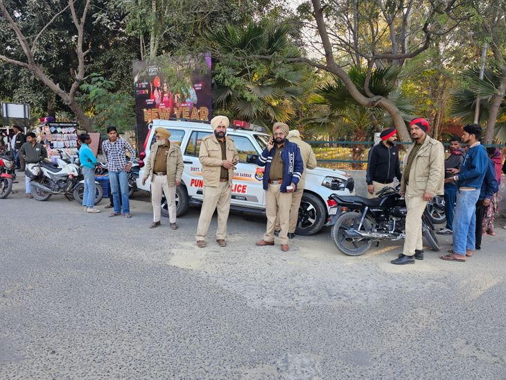 Abohar girls Challans issued | Girls issued challans in Abohar: Police made special blockade, seized half a dozen vehicles, issued instructions to minor drivers – Abohar News