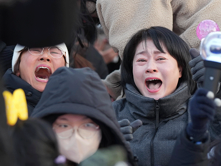 South Korea President Yoon Suk-yeol Impeachment Update | साउथ कोरिया में इमरजेंसी लगाने वाले राष्ट्रपति हटाए गए: महाभियोग प्रस्ताव पास, सत्ताधारी पार्टी के सासंद भी उनके खिलाफ हुए; अब PM देश चलाएंगे