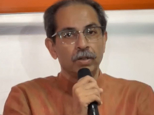 Maharashtra Politics; Uddhav Thackeray On BJP Congress Veer Savarkar Nehru Dispute | शिवसेना (UBT) की सावरकर को भारत रत्न देने की मांग: उद्धव बोले- कांग्रेस सावरकर और भाजपा नेहरू की रट छोड़े, आगे की बात करें