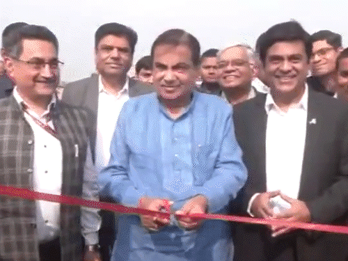 Nitin Gadkari Update; Bio-bitumen Road | Nagpur Mansar Highway | देश में पराली से बनी पहली सड़क का उद्घाटन: गडकरी बोले- पराली से CNG भी बनाई जा रही; प्रदूषण घटेगा, किसानों को फायदा होगा