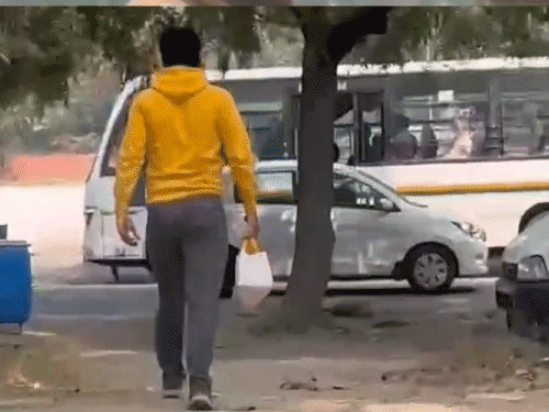 Noida Video of traffic policeman asking sweets bribe goes viral DCP ...