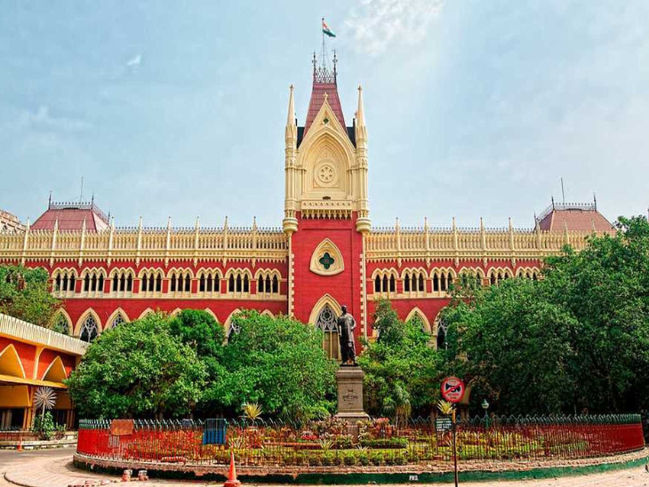 Kolkata Divorce Case; Wife Friend Vs Husband | High Court | पत्नी के रिश्तेदार-दोस्त घर पर पड़े रहते थे, तलाक मिला: कोर्ट ने कहा- इच्छा के खिलाफ ऐसा होने पर पति की जिंदगी मुश्किल हो गई, ये क्रूरता