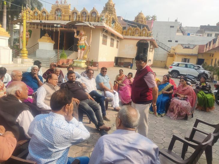 श्री पद्मावती वेंकटेश देवस्थानम् इंदौर में ब्रह्मोत्सव को लेकर बैठक:  बाहर से आने वाले श्रद्धालुओं की व्यवस्थाएं और पुष्कर्णी में होने वाले नौका विहार को लेकर चर्चा – Indore News