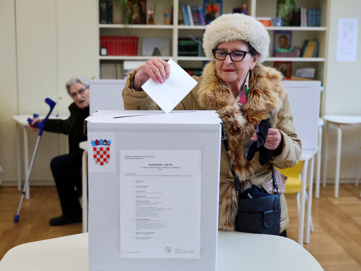 Croatia presidential election Voting | क्रोएशिया में राष्ट्रपति चुनाव में किसी को बहुमत नहीं: 50% आंकड़ा पार नहीं कर पाया कोई उम्मीदवार, 12 जनवरी को होगी दूसरे राउंड की वोटिंग