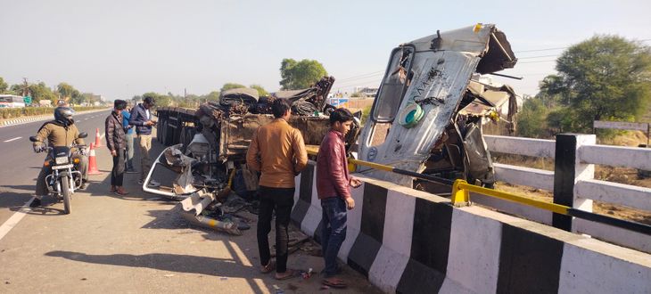 When the truck loaded with iron rods went out of control, the driver ...