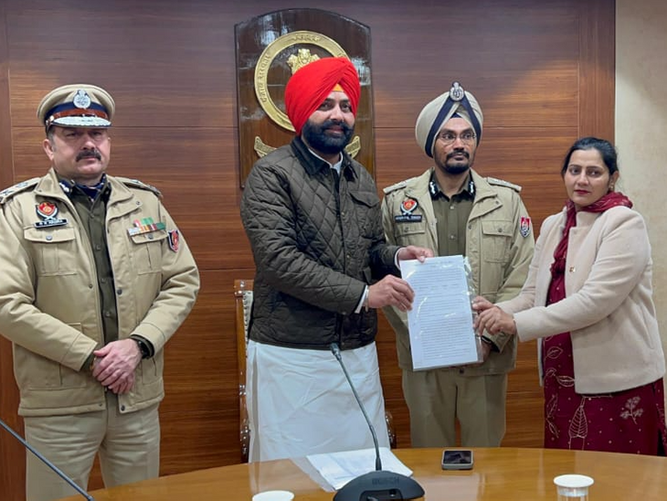 पंजाब की जेलों में पढे़ंगे कैदियों के बच्चे:  22 जेबीटी टीचरों की हुई भर्ती, कैबिनेट मंत्री लाल जीत भुल्लर ने जॉयनिंग लेटर – Punjab News