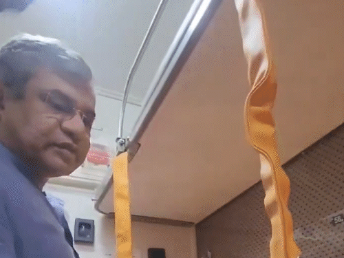 Railway Minister Ashwini Vaishnaw Amrit Bharat Train-2.0 12 Big Changes Pamban Bridge Jammu-Shrinagar Rail Link | रेल मंत्री बोले,अमृत भारत ट्रेन-2.0 में 12 बड़े बदलाव: 10 हजार इंजनों में कवच लगाया, जम्मू-श्रीनगर रेल लिंक प्रोजेक्ट सपना सच होने जैसा