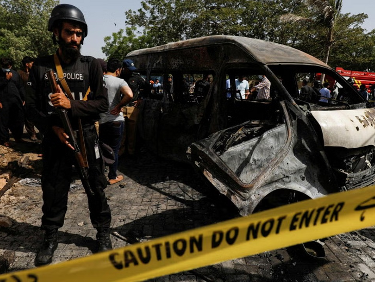 Pakistan Balochistan BLA Army Terror Attack | Cement Factory | बलूचिस्तान में मंत्री के घर पर ग्रेनेड से हमला: BLA विद्रोहियों ने 3 ठिकानों को निशाना बनाया, पुलिस चौकी से हथियार लूटे