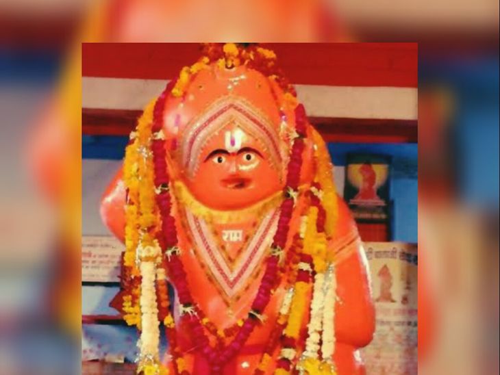 Oil offered to Hanuman ji in Balwari temple