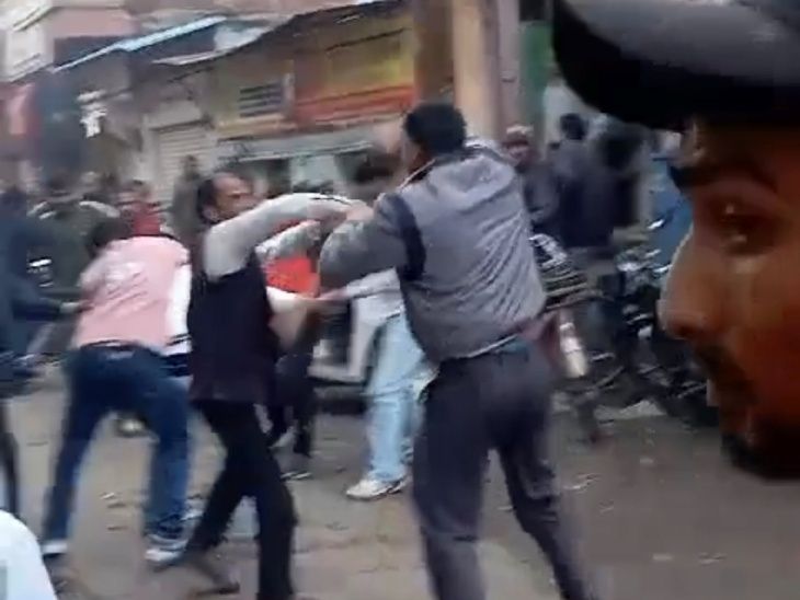 Fight between two parties over removal of car